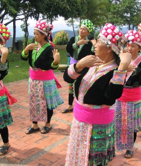 Danses traditionnelles Hmong